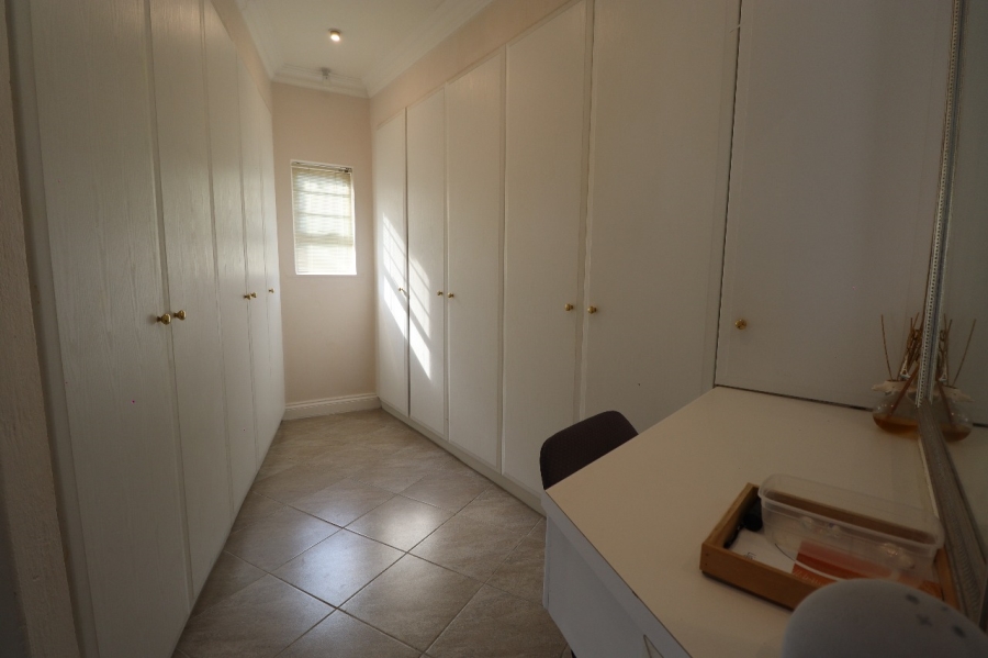 4 Bedroom Property for Sale in Summerstrand Eastern Cape